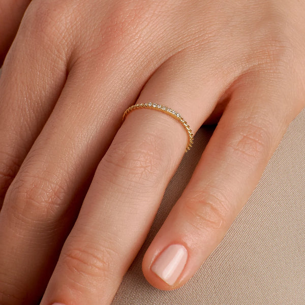 ANILLO ENTORCHADO CON DIAMANTES EN ORO 18K - Secondary