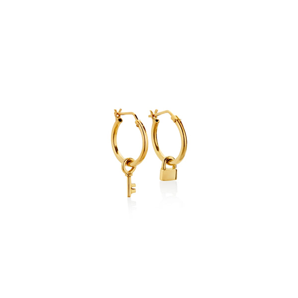 ARGOLLAS DELGADAS CON LLAVE Y CANDADO EN ORO 18K