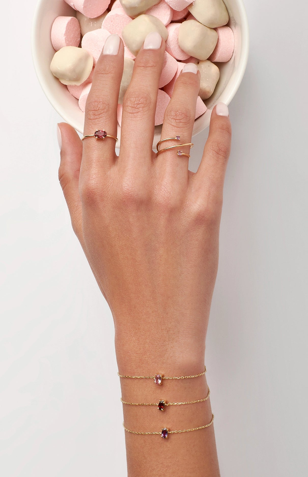 PULSERA PIEDRA OVAL GRANATE EN ORO 18K - Gallery 2