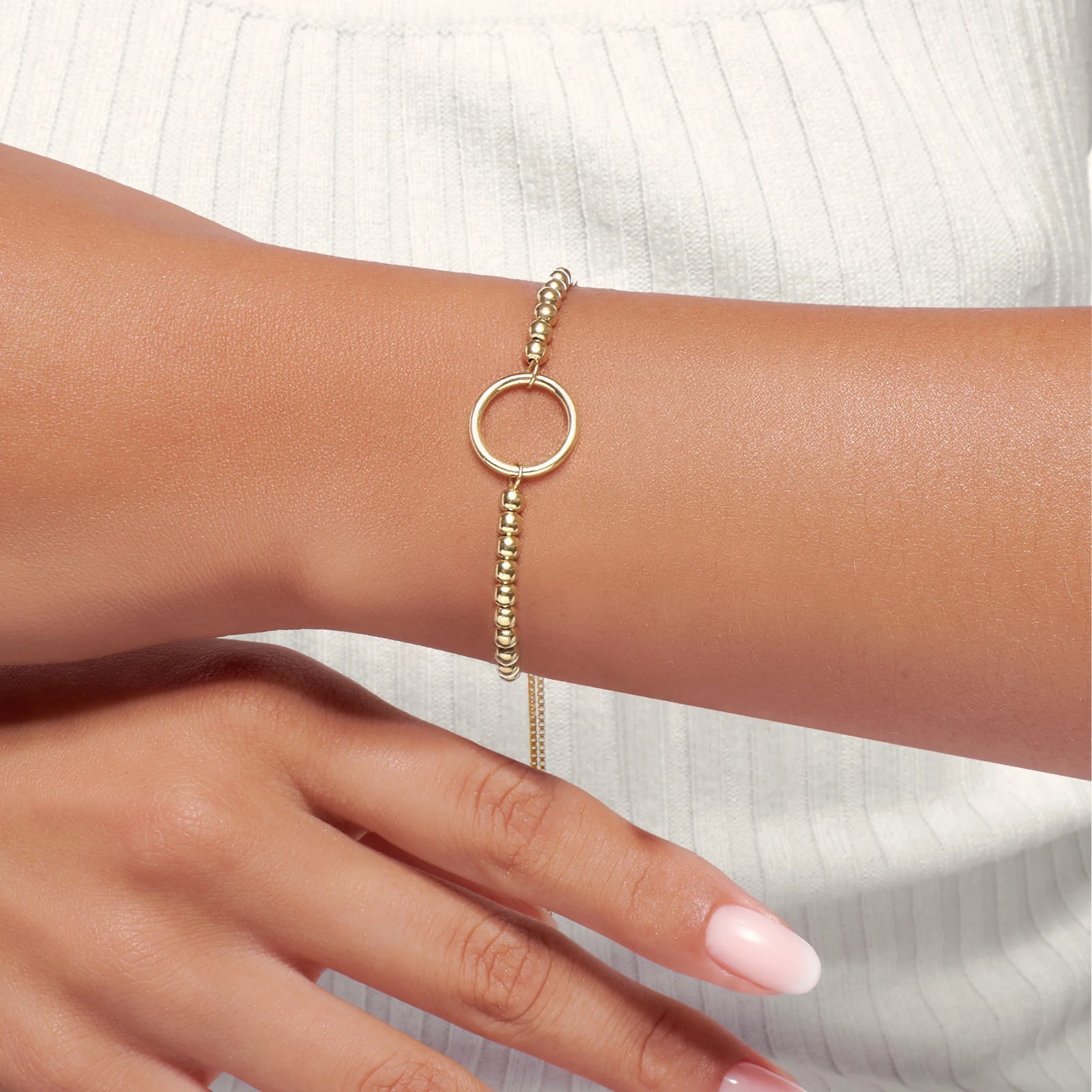 PULSERA REGULABLE KARMA CON BOLITAS EN ORO 18K - Image 2