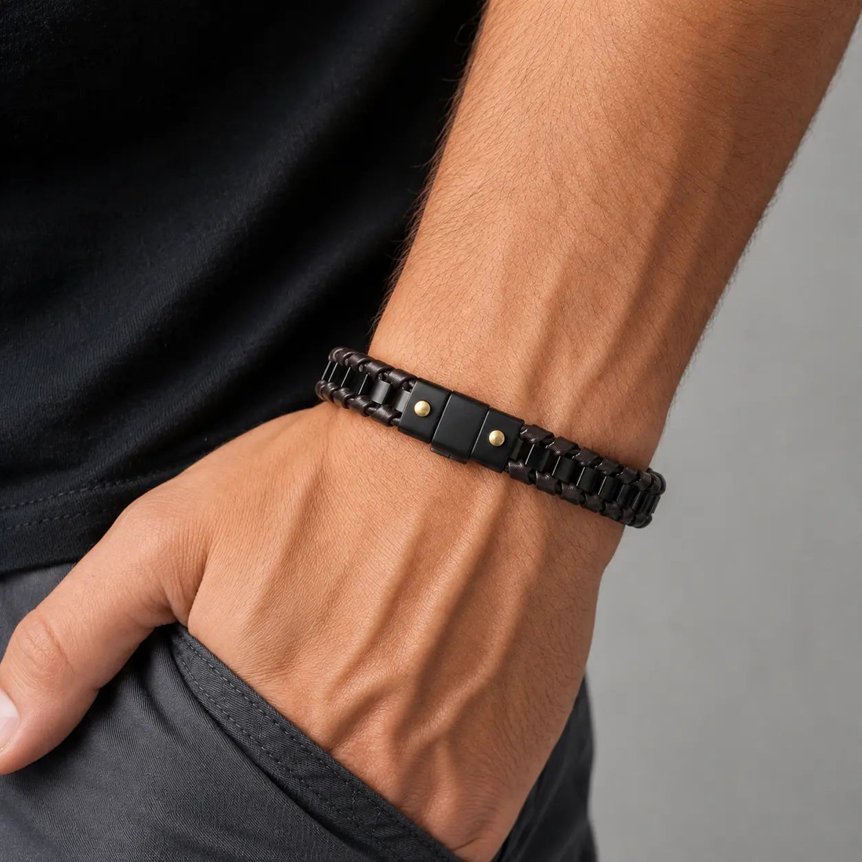 PULSERA DE CUERO NEGRO Y CAFÉ TRENZADO - Gallery 2