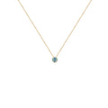 Collar con un diamante solitario