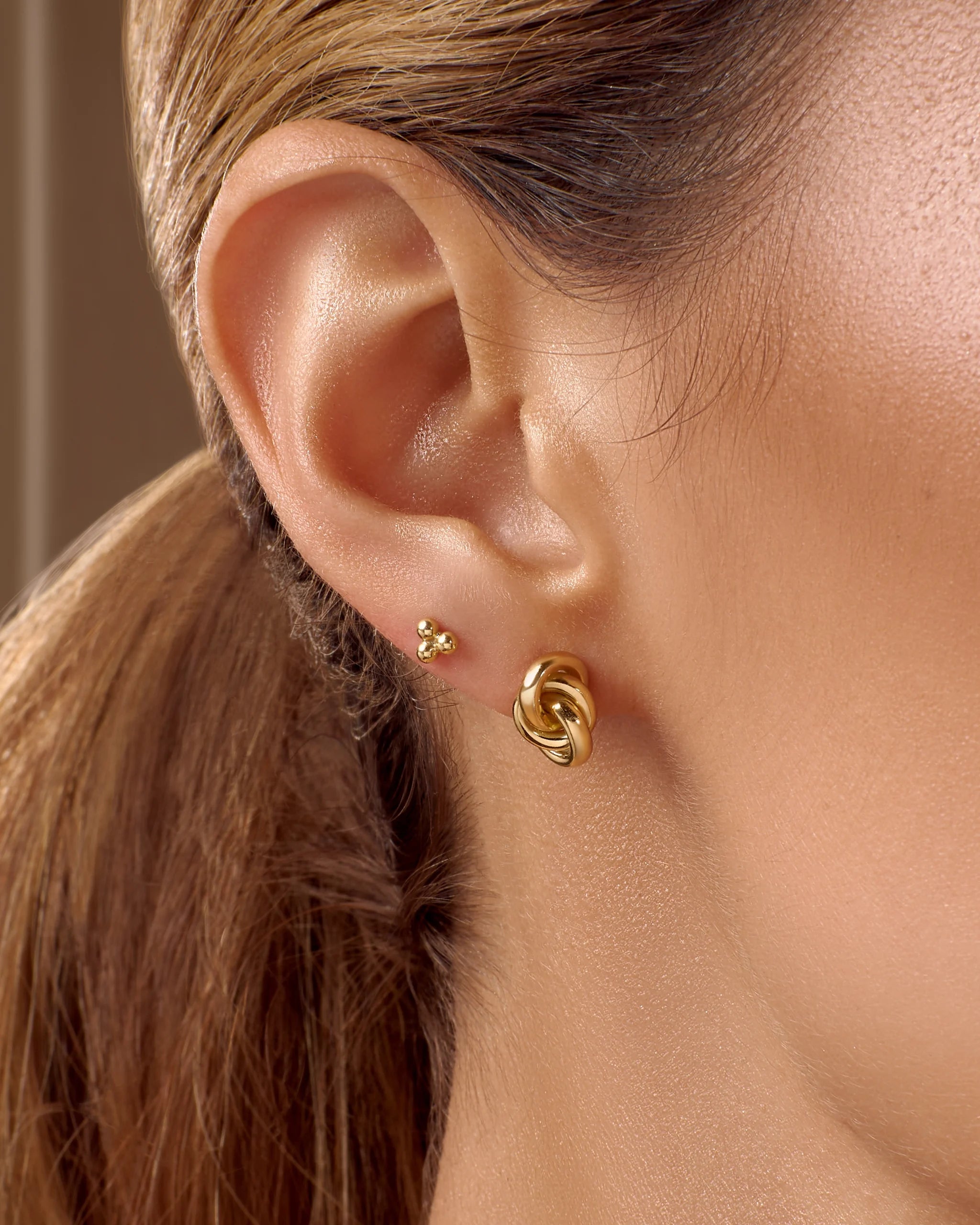 ARETES CROISSANT EN ORO 18K - Gallery 2