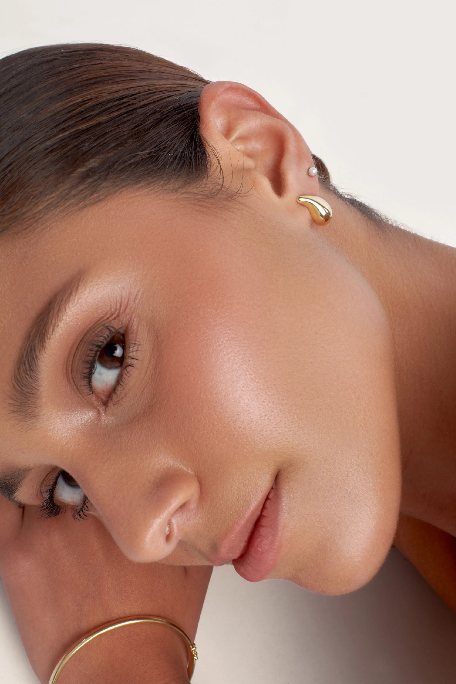 ARETES GOTA BOMBÉ EN ORO 18K - Gallery 2