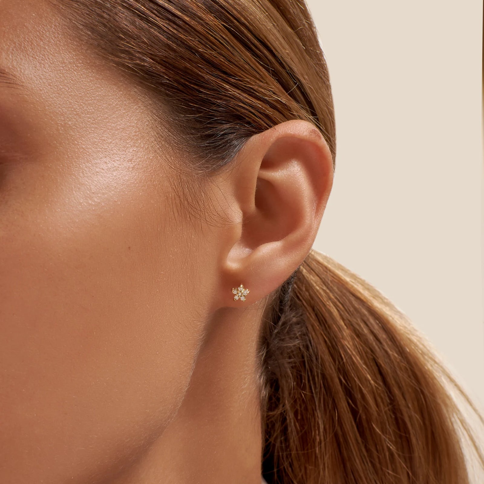 ARETES ROSETA DIAMANTES 0.28CT EN ORO 18K - Image 2