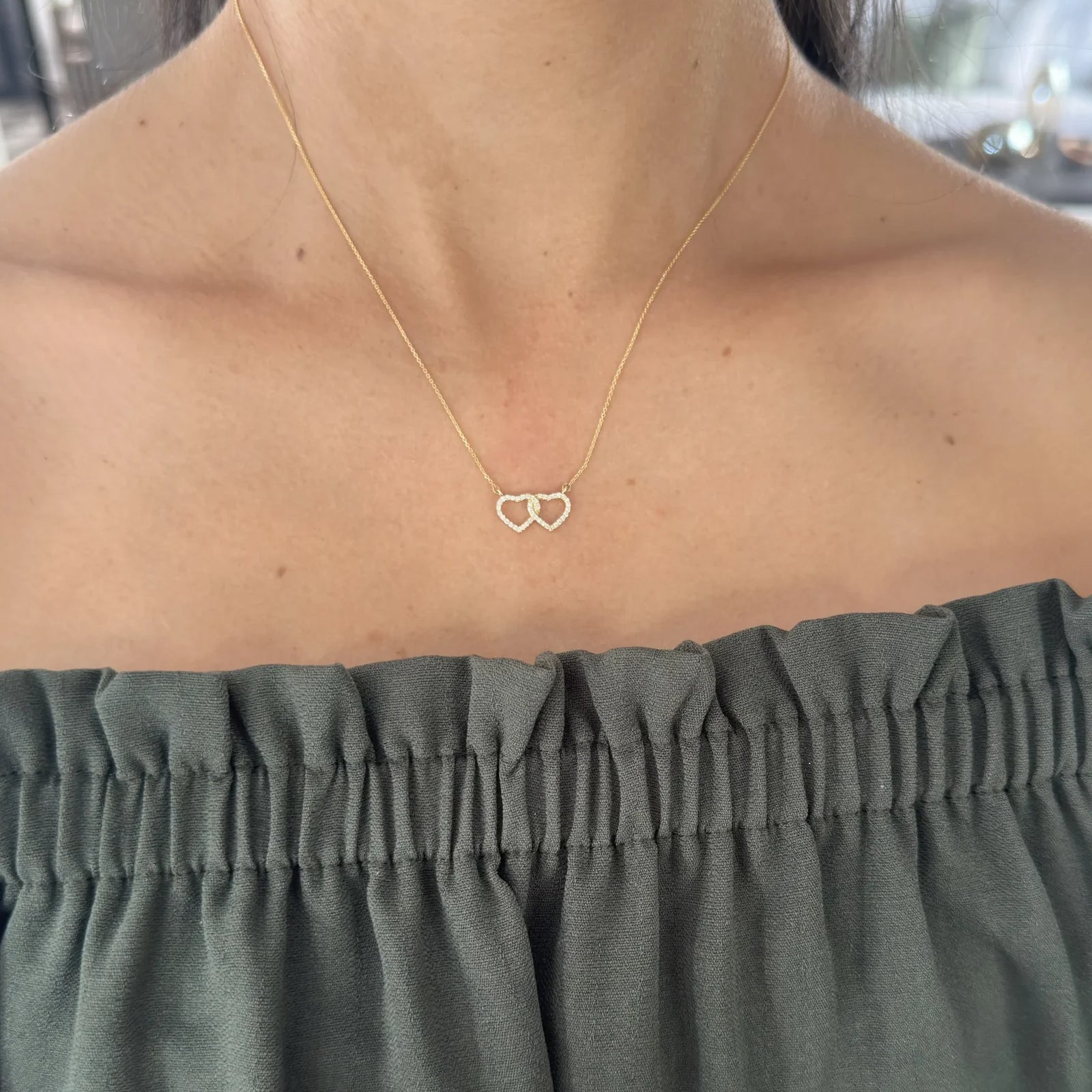 COLLAR CORAZONES CON DIAMANTES EN ORO 18K - Image 2
