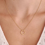 DIJE PERSONALIZABLE CÍRCULO CON CORAZONES EN ORO 18K - Thumbnail 2