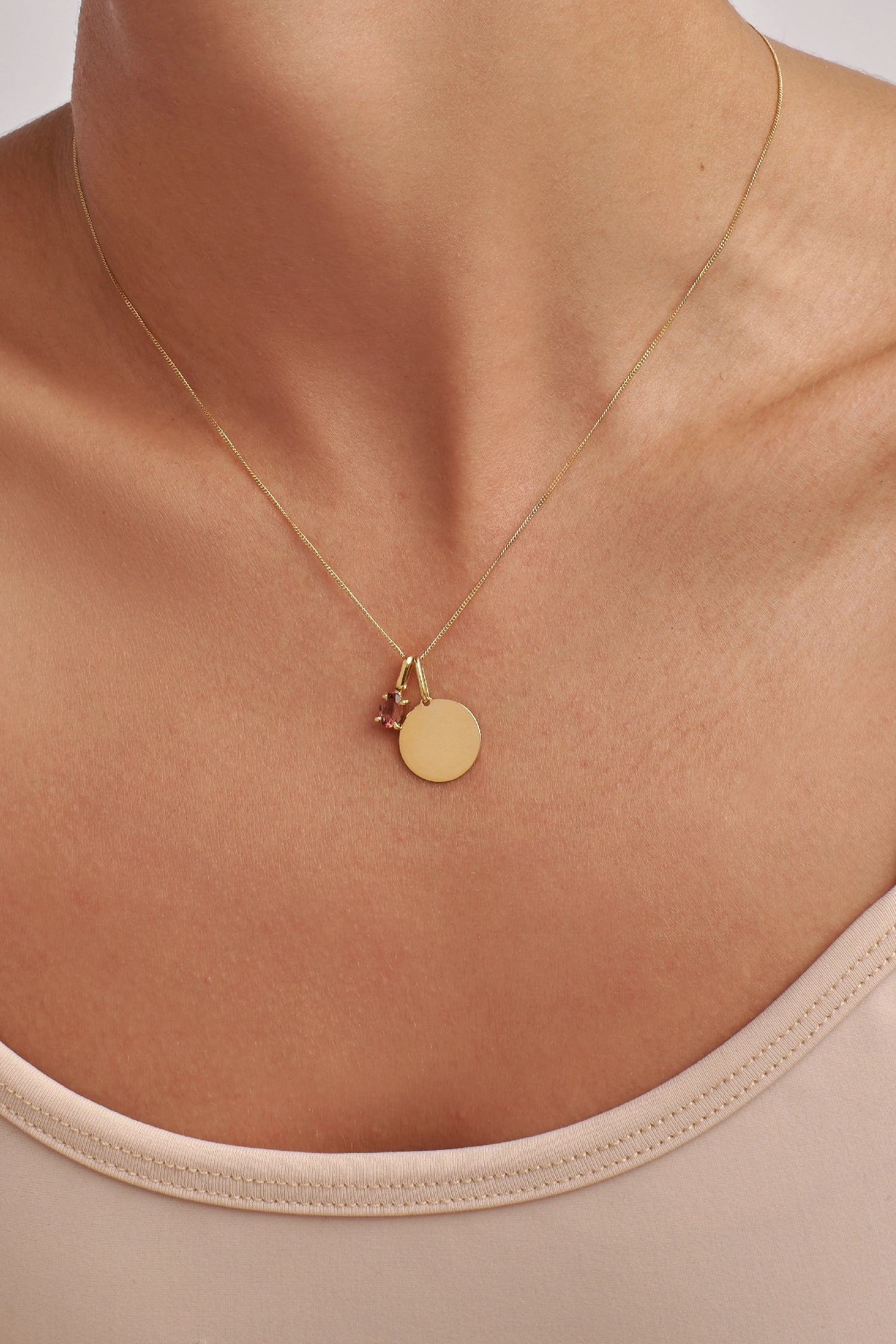 DIJE PLACA AREMAR EN ORO 18K - Gallery 2